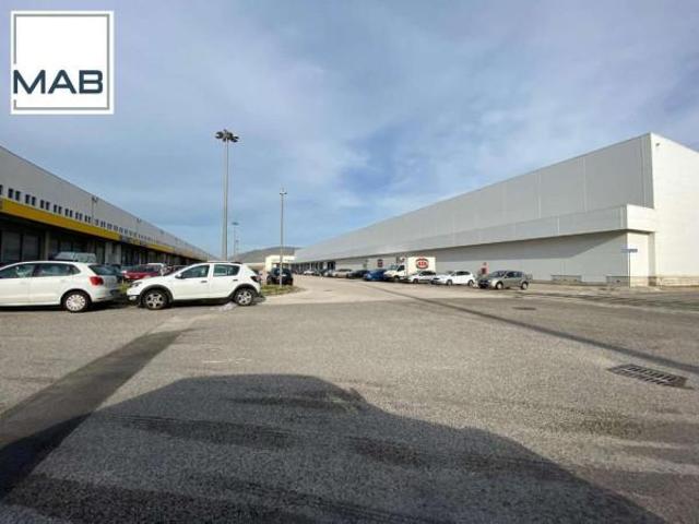 Capannone in vendita a Saviano, Campania