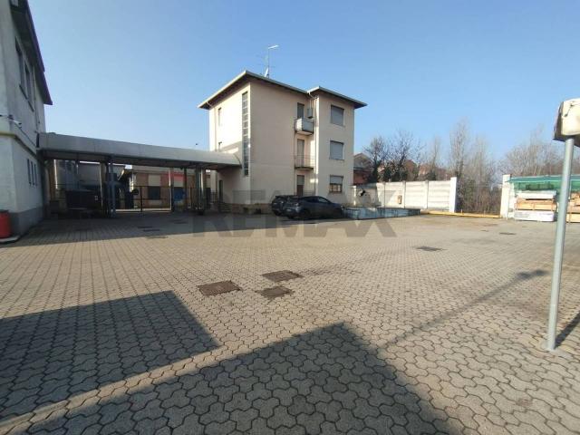 Capannone in vendita a Nova Milanese, Lombardia