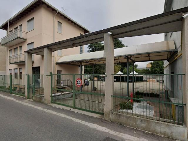 Capannone in vendita a Nova Milanese, Lombardia