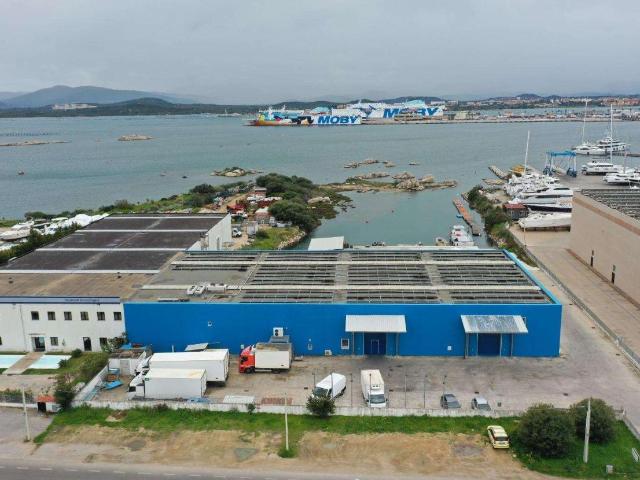 Capannone in vendita a Olbia, Sassari