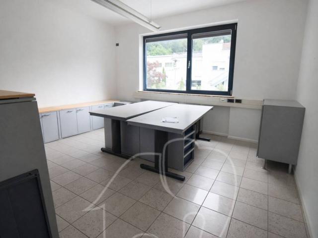 Capannone in vendita a Überetsch-Unterland - Oltradige-Bassa Atesina, Ora