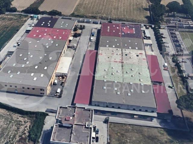 Capannone in vendita a Casapozzano, Orta Di Atella