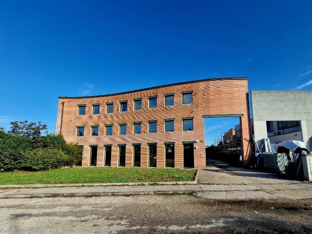 Capannone in vendita a Ospedaletto Euganeo, Veneto