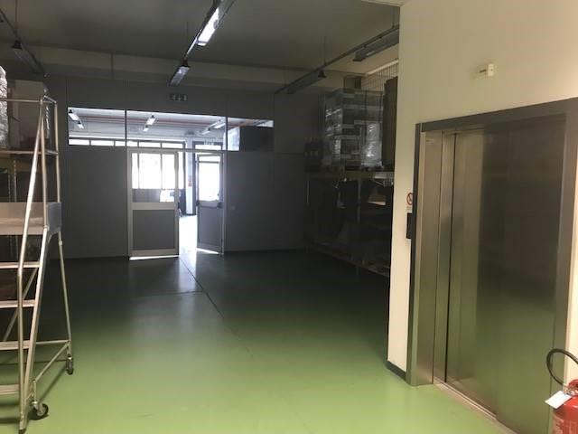 Capannone in vendita a Zona Omogenea Milano Nord, Paderno Dugnano