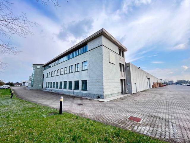 Capannone in vendita a Pagazzano, Lombardia