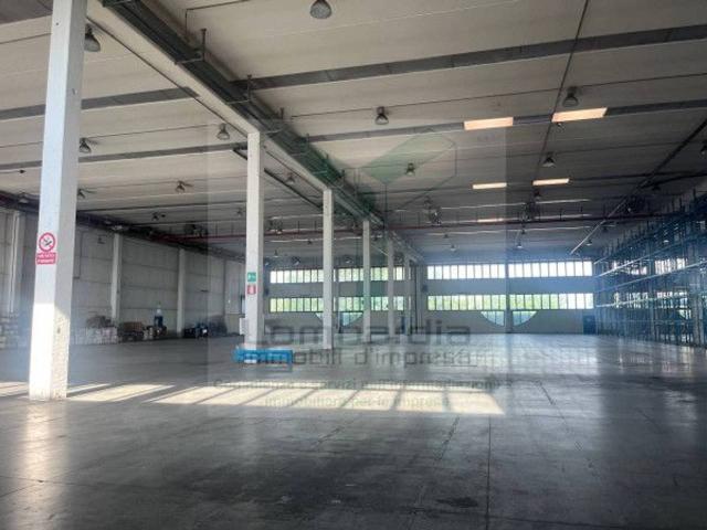 Capannone in vendita a Palazzolo Sull'oglio, Lombardia
