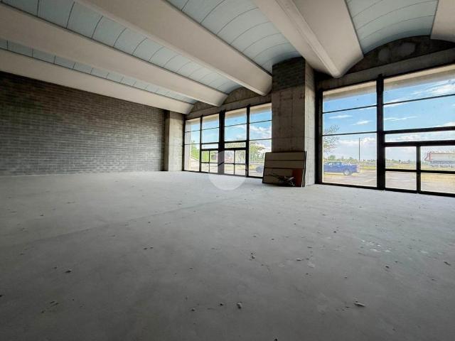 Capannone in vendita a Palosco, Bergamo