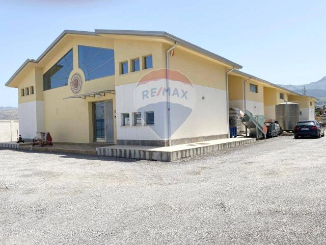 Capannone in vendita a Partinico, Sicilia