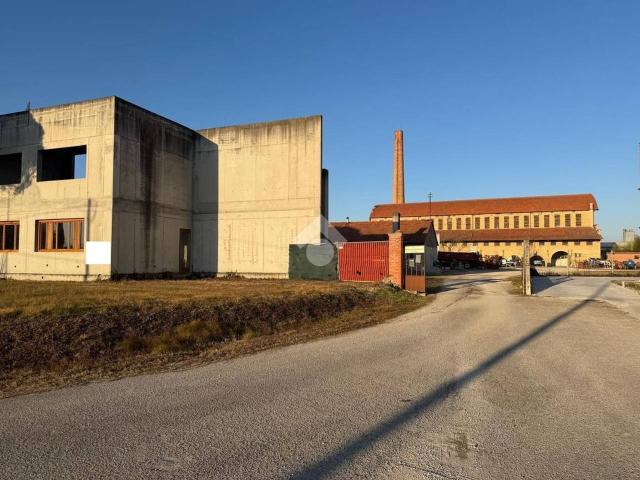 Capannone in vendita a Pasiano Di Pordenone, Friuli-Venezia Giulia