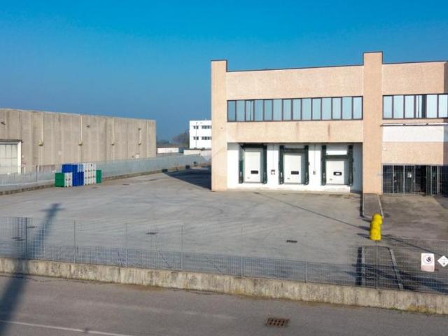 Capannone in vendita a Pieve Terzagni, Lombardia