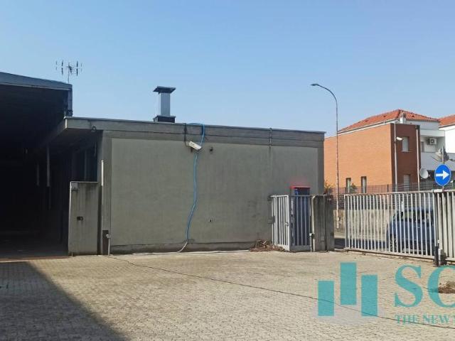Capannone in vendita a Mezzate, Peschiera Borromeo