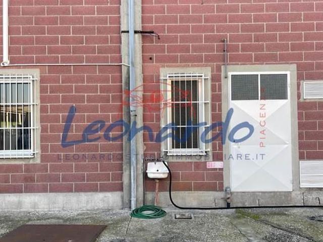 Capannone in vendita a Piacenza, Reggio Emilia