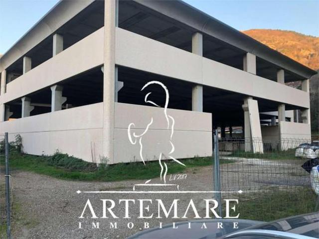 Capannone in vendita a Tonfano, Toscana