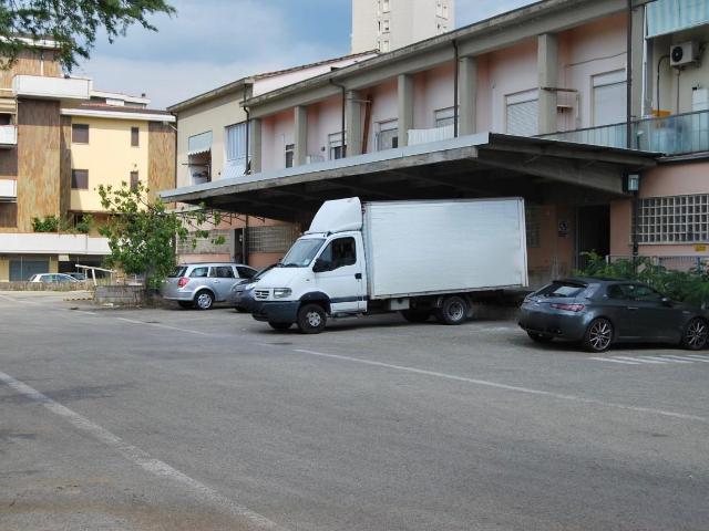 Palazzo in vendita a Le Fornaci, Pistoia