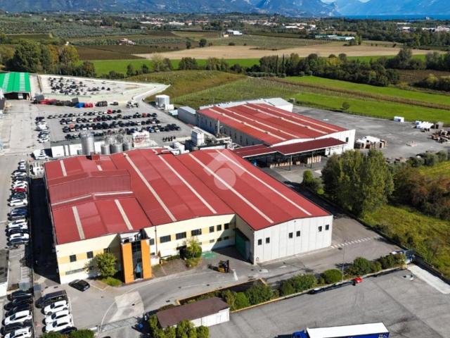 Capannone in vendita a Polpenazze, Lombardia