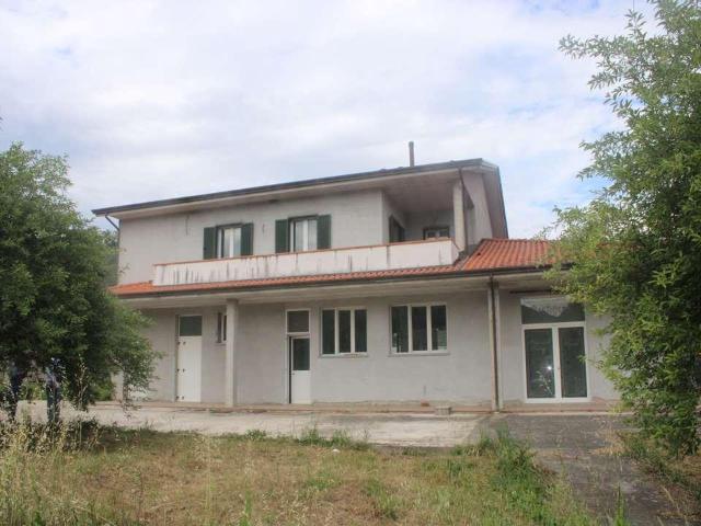 Capannone in vendita a Santa Giustina, Pontremoli