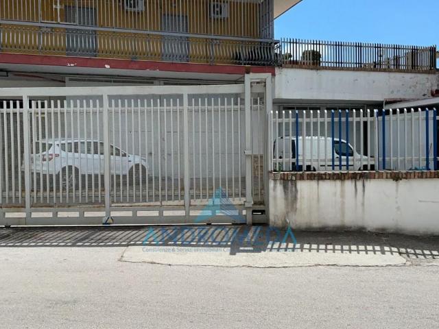 Capannone in vendita a Toiano, Pozzuoli