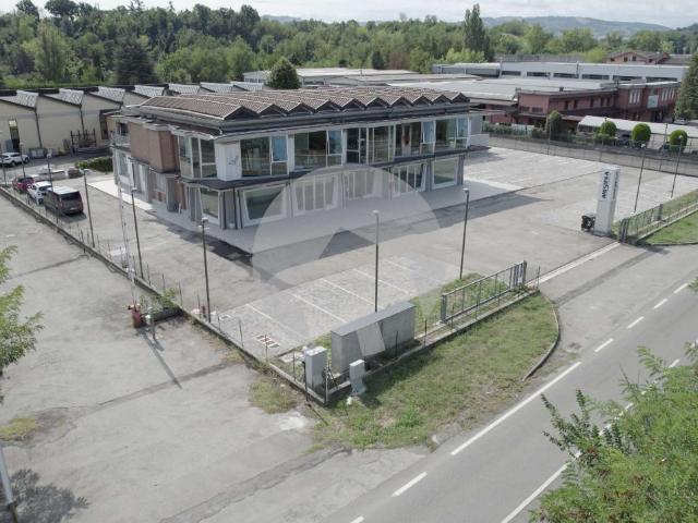 Capannone in vendita a Colline Matildiche, Re
