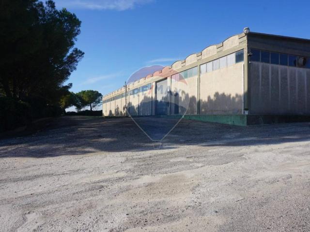 Capannone in vendita a Zona Industriale Quarta Fase, Ragusa
