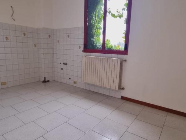 Capannone in vendita a San Prospero Strinati, Re