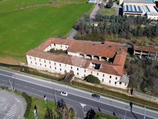 Capannone in vendita a Rezzato, Brescia