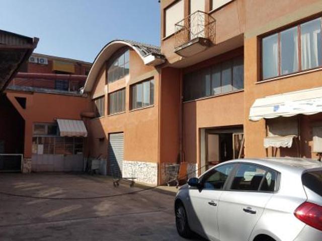 Capannone in vendita a Municipio Roma XII, Roma Capitale