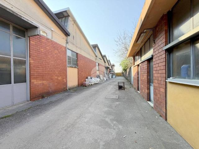 Capannone in vendita a Gussago, Lombardia