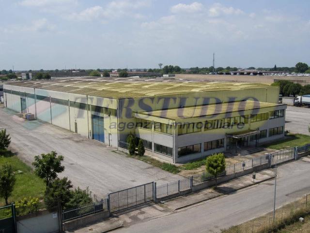 Capannone in vendita a Ronco Briantino, Lombardia