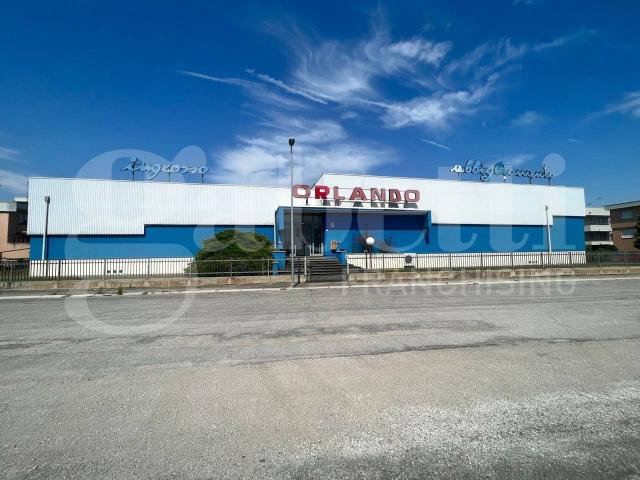 Capannone in vendita a Commenda Est, Rovigo