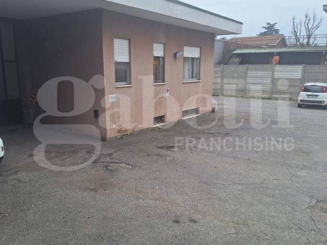 Capannone in vendita a Cassino Scanasio, Rozzano