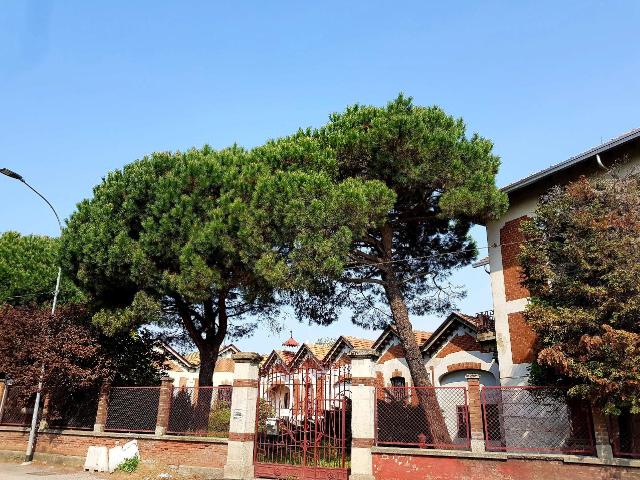 Capannone in vendita a Samarate, Lombardia