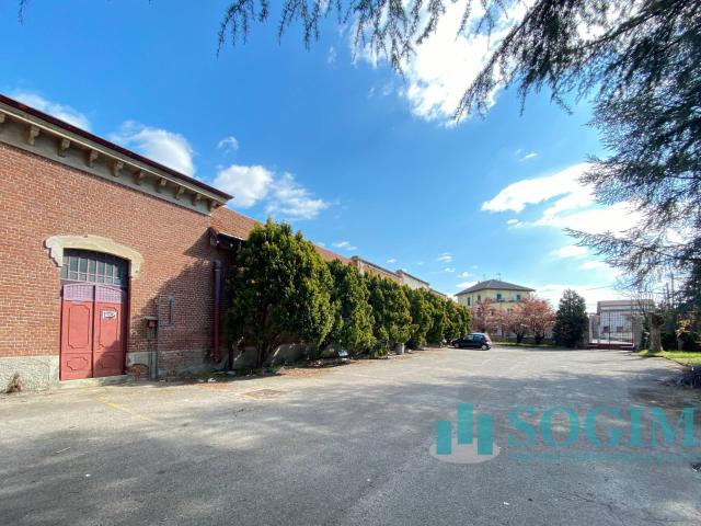 Capannone in vendita a Samarate, Lombardia