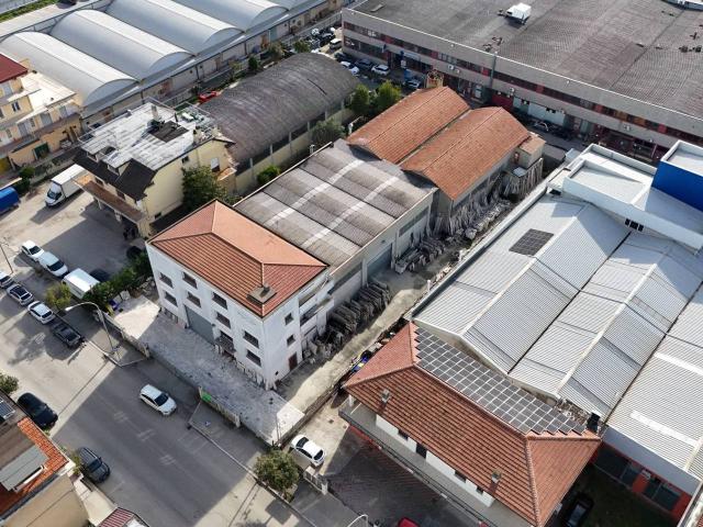 Capannone in vendita a Agraria, Marche