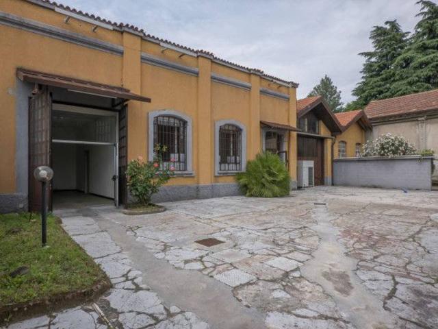 Capannone in vendita a San Giorgio Su Legnano, Lombardia