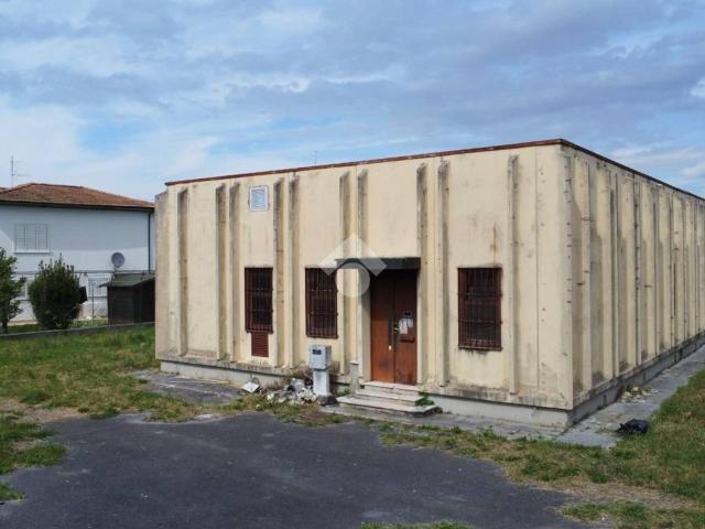 Capannone in vendita a San Giuliano Terme, Toscana