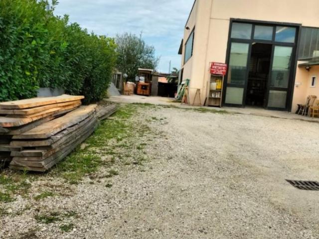 Capannone in vendita a San Giustino, Umbria