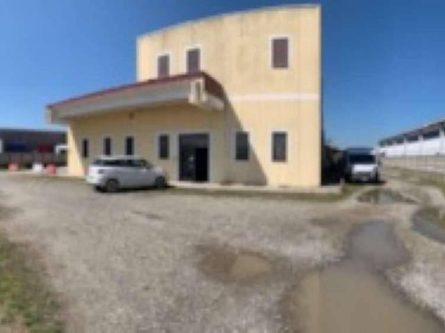 Capannone in vendita a Piemonte, Novara