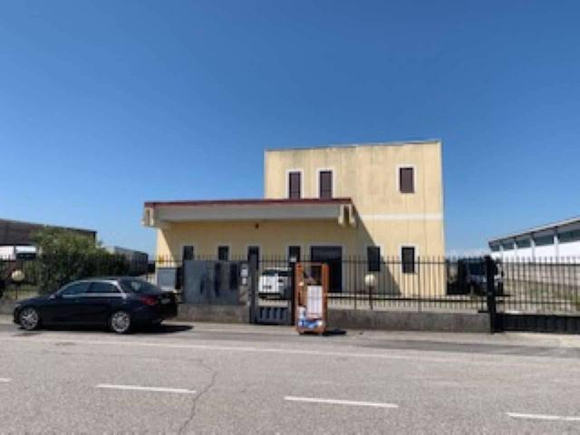 Capannone in vendita a Piemonte, Novara