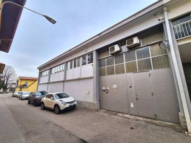 Capannone in vendita a San Vittore Olona, Lombardia