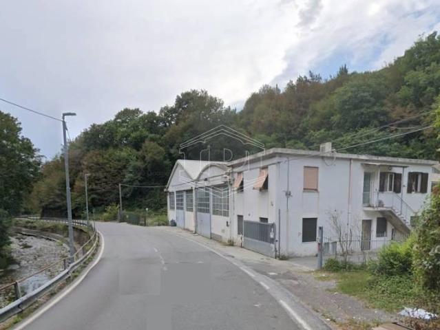 Capannone in vendita a Sant'olcese, Liguria