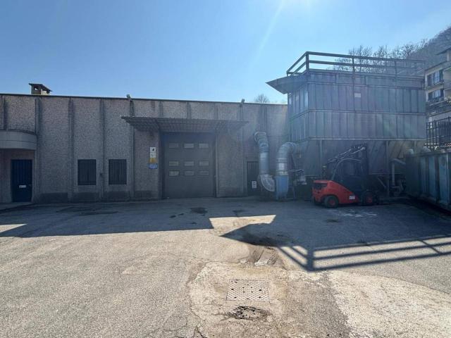 Capannone in vendita a Sant'omobono Imagna, Lombardia