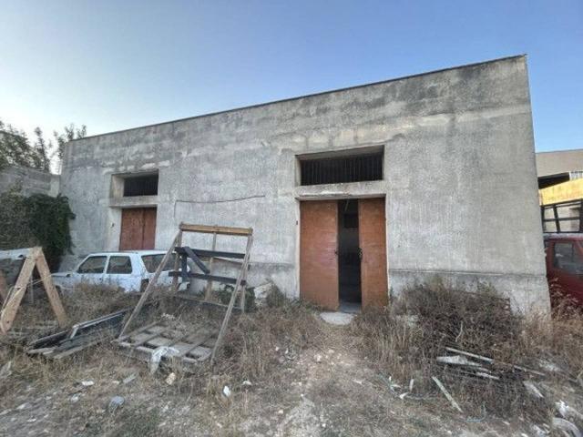 Capannone in vendita a Sava, Taranto