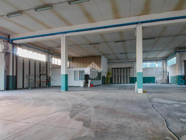 Capannone in vendita a Unione di comuni Terre di Castelli, Savignano Sul Panaro