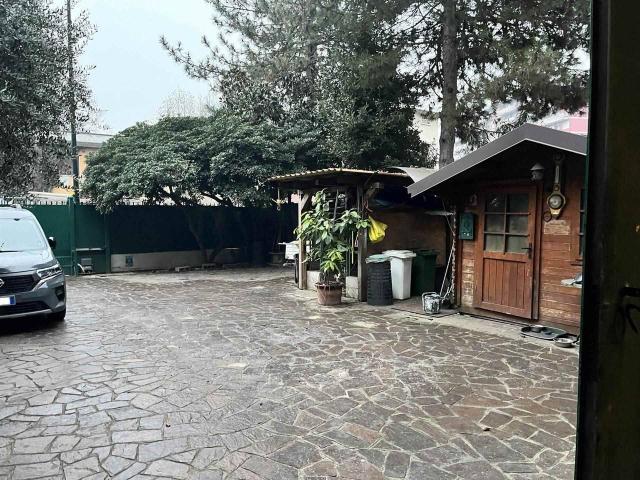Capannone in vendita a Rovagnasco, Segrate