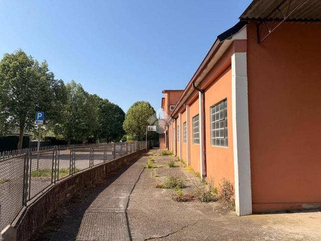 Capannone in vendita a Selvazzano Dentro, Veneto