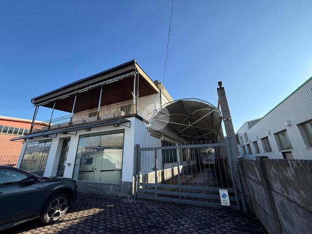 Capannone in vendita a Seriate, Bergamo