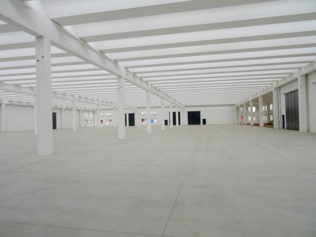 Capannone in vendita a Seriate, Bergamo