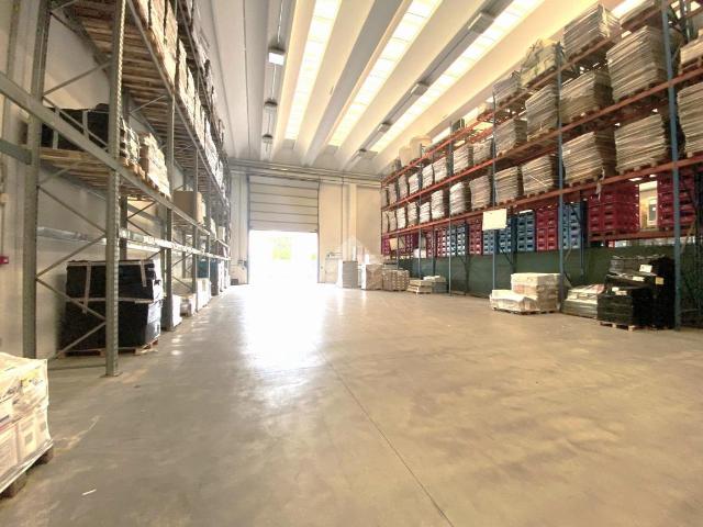 Capannone in vendita a Seriate, Bergamo