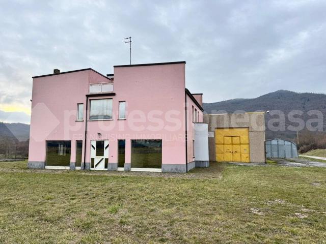 Capannone in vendita a Sessano Del Molise, Molise