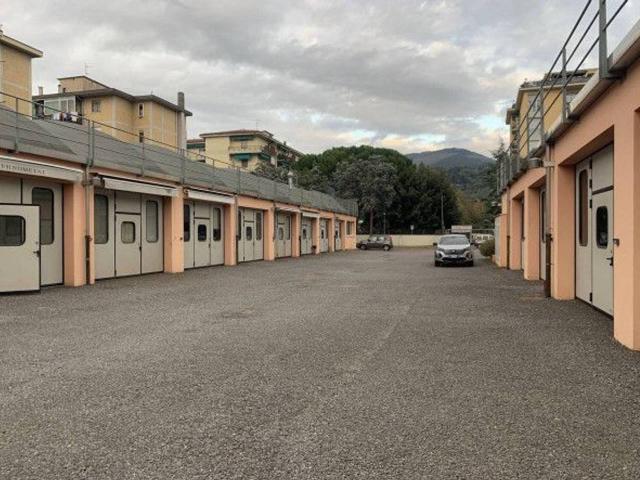 Capannone in vendita a Quinto Basso, Sesto Fiorentino